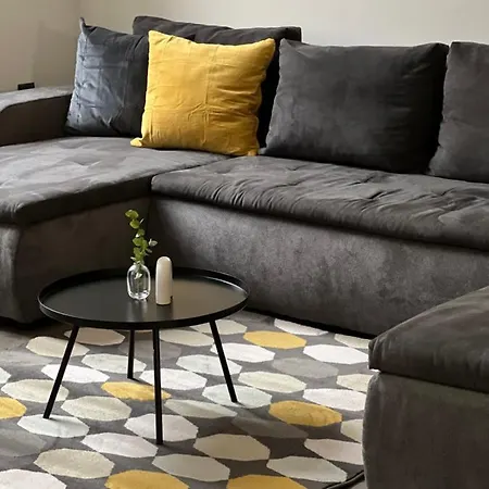 Belvarosi Lakas, Ingyenes Parkolassal דברצן