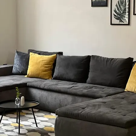 Belvarosi Lakas, Ingyenes Parkolassal * דברצן