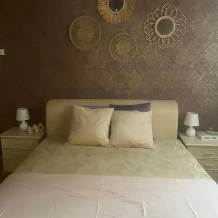 Belvarosi Lakas, Ingyenes Parkolassal