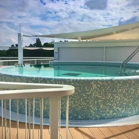 Belvarosi Lakas, Ingyenes Parkolassal דברצן